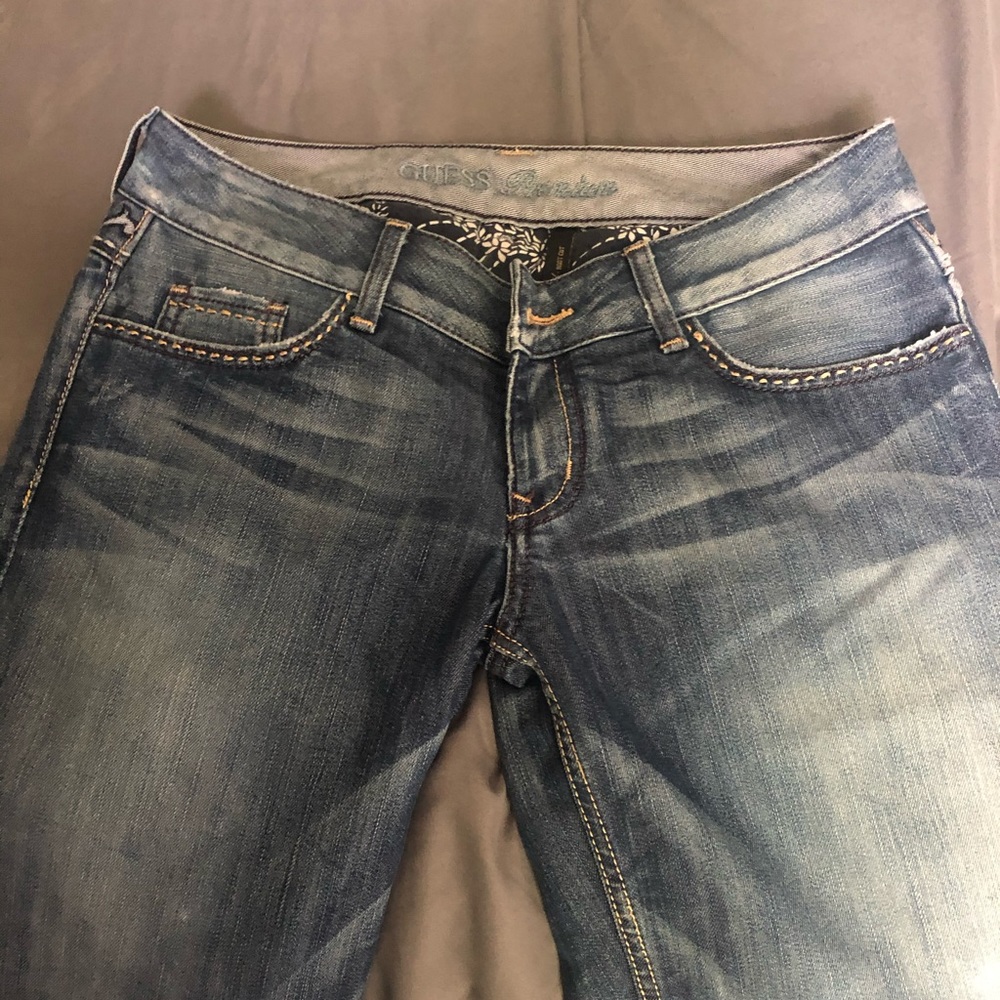 GUESS Premium - Picture 2 of 7